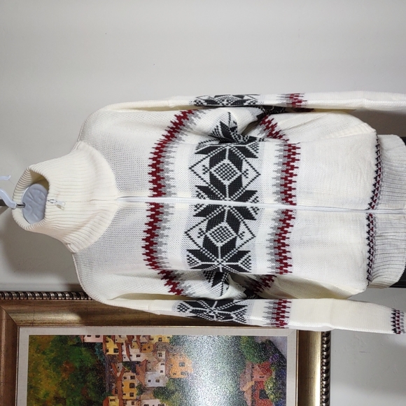 Scandia Woods Intarsia Snowflake Zip Front Sweater - Picture 4 of 6